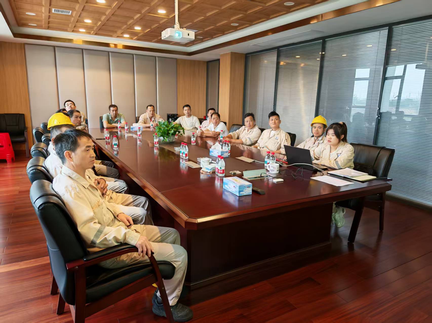 中矿新材组织双重预防机制数字化建设及 5G+系统 特殊作业模块培训